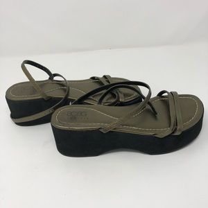 BCBG MAX AZRIA - Black + Green Platform Sandals 7